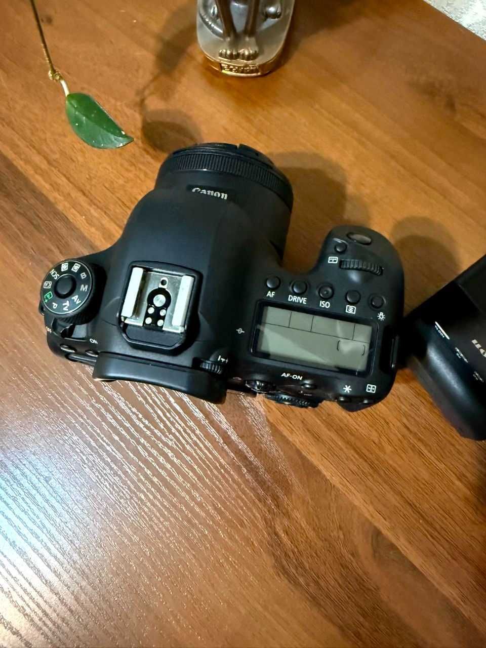 Продается фотоаппарат canon 6d mark 2