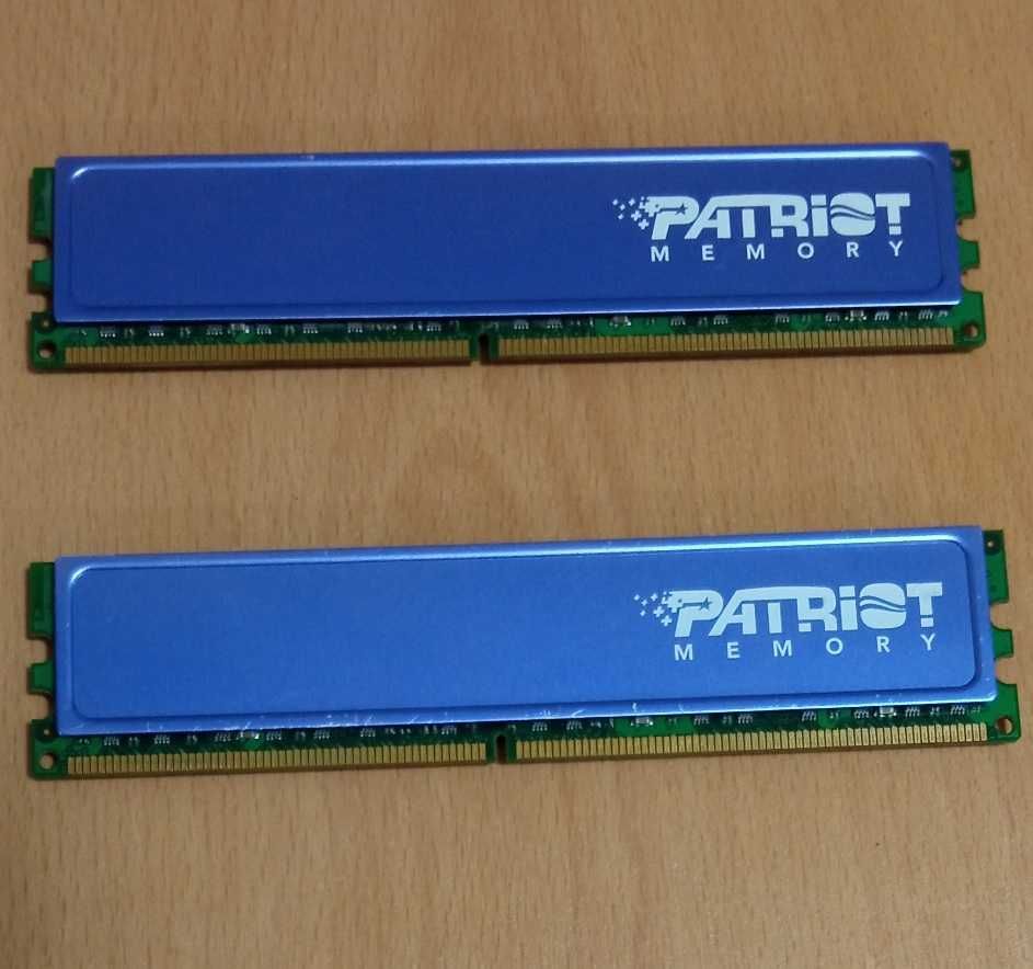 2 Memorii 2GB DDR2