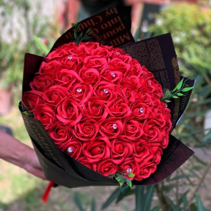 buchete trandafiri sapun cadou perfect stitch roz rosu albastru