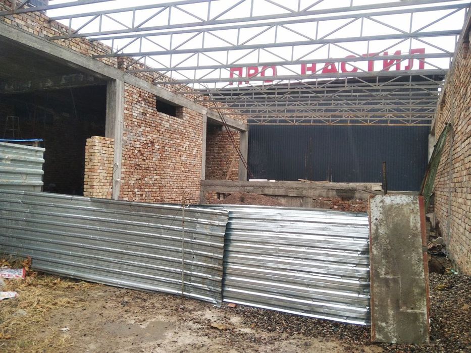 Город Чирчик,улица 50 йил Шох Куча.Ориентир Карван базар.Вдол централь