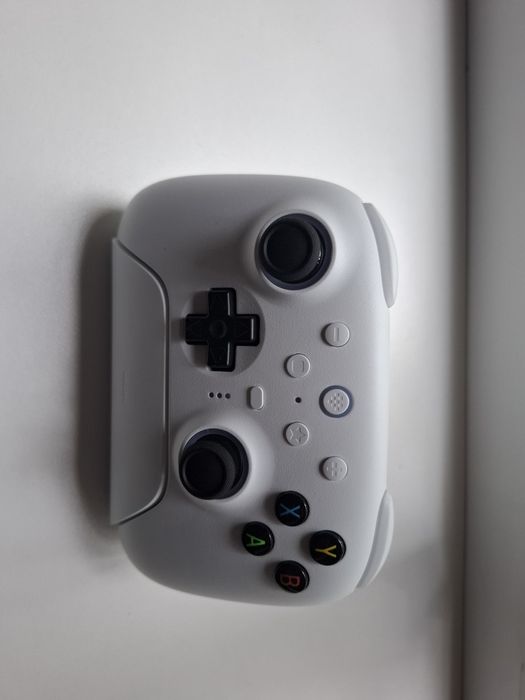 Игровой контроллер 8BitDo Ultimate 2 Wireless Controller белый