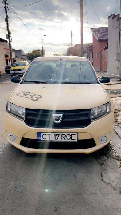 Dacia Logan galbena