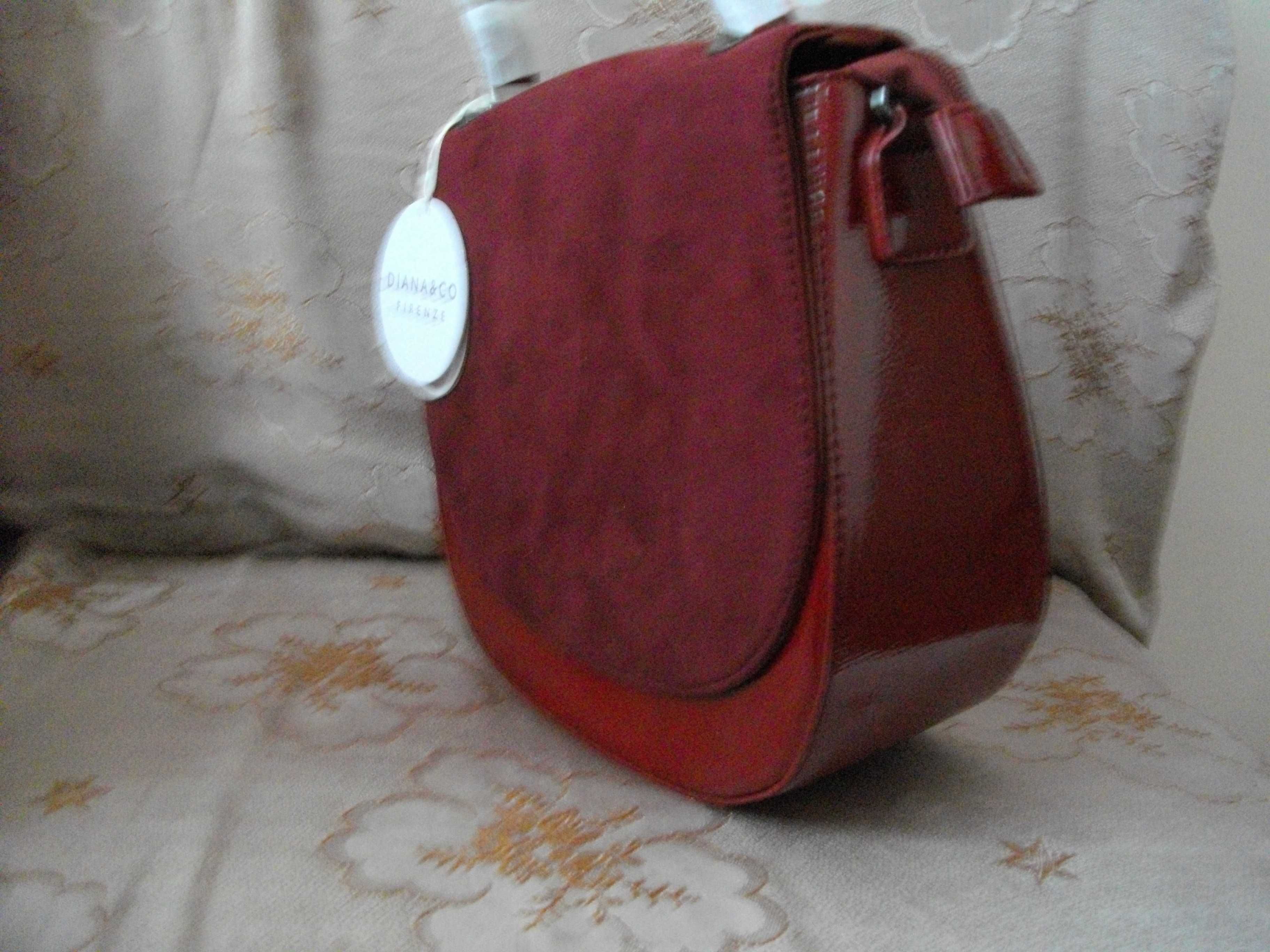 Дамска луксозна чанта, изработена от тъмночервен лак и кадифе
