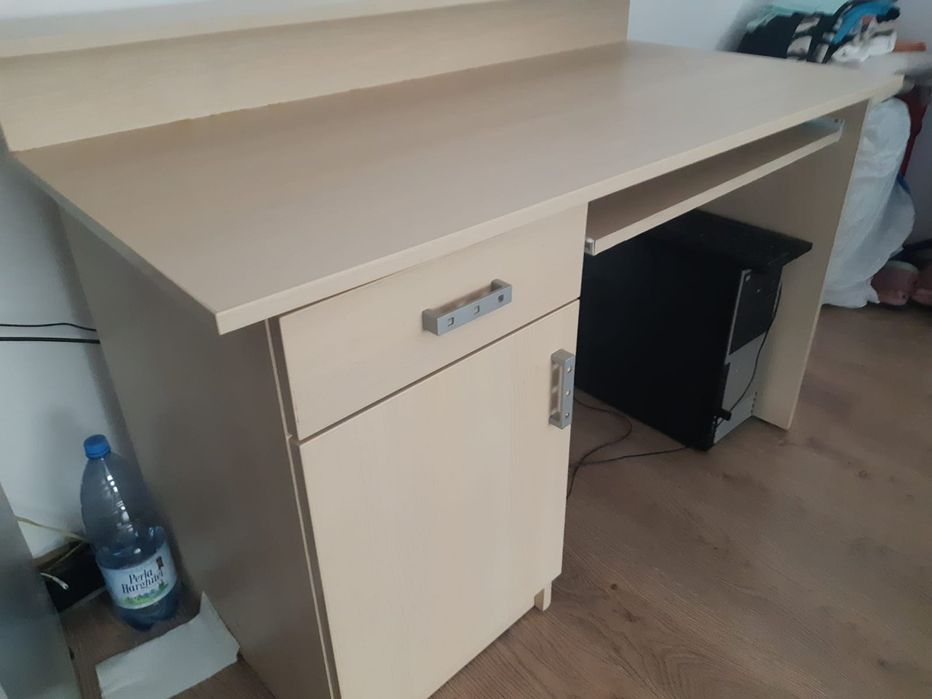 Masa de bírou pentru calculator