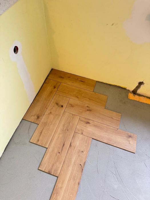 Gresie tip parchet