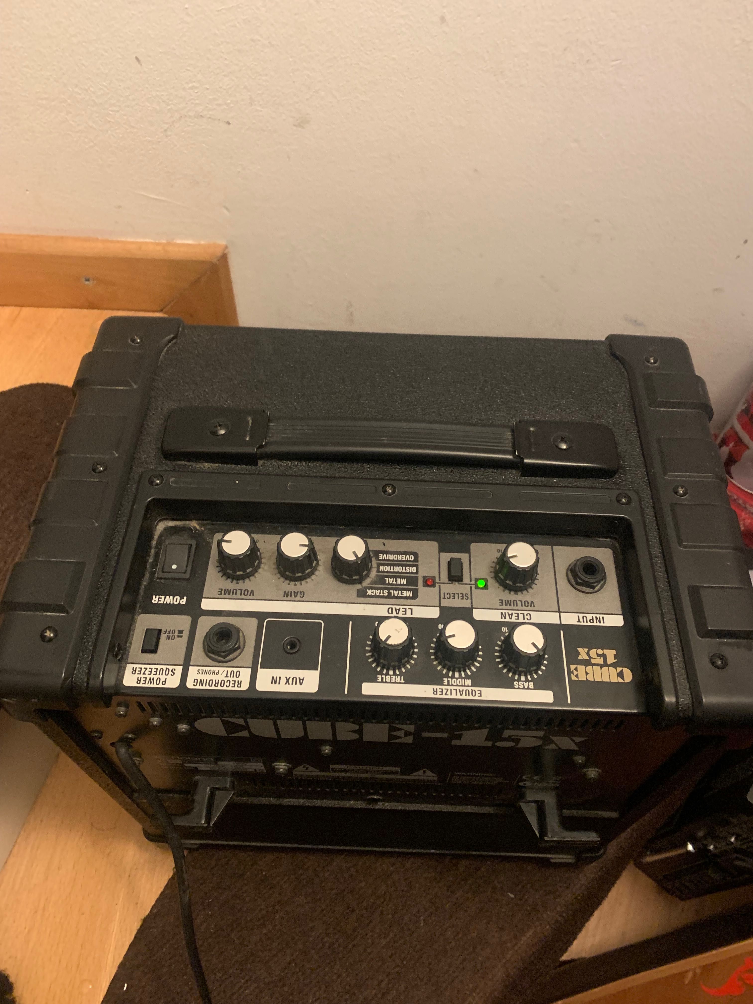 amplificator roland   cube  15 x