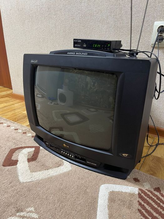 Телевизор в отличном состоянии+ресивер