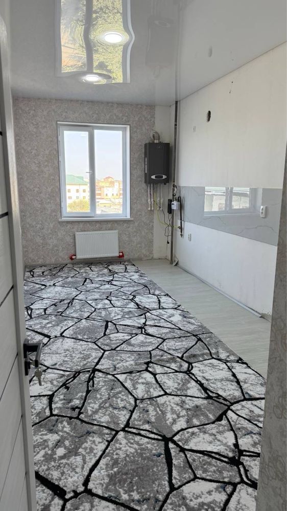 Продается большая 2х комнатная кв 84кв.м² 6-этаж дом с лифтом ор: .