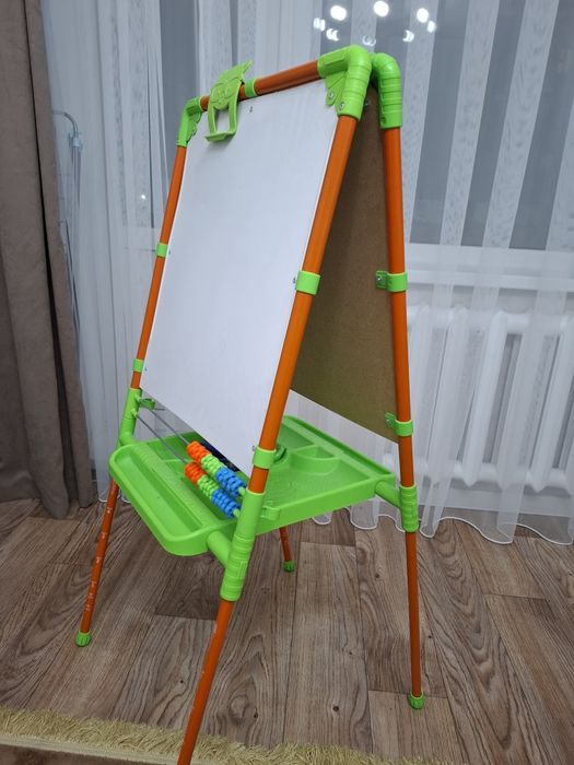 Мольберт в отличном состоянии
