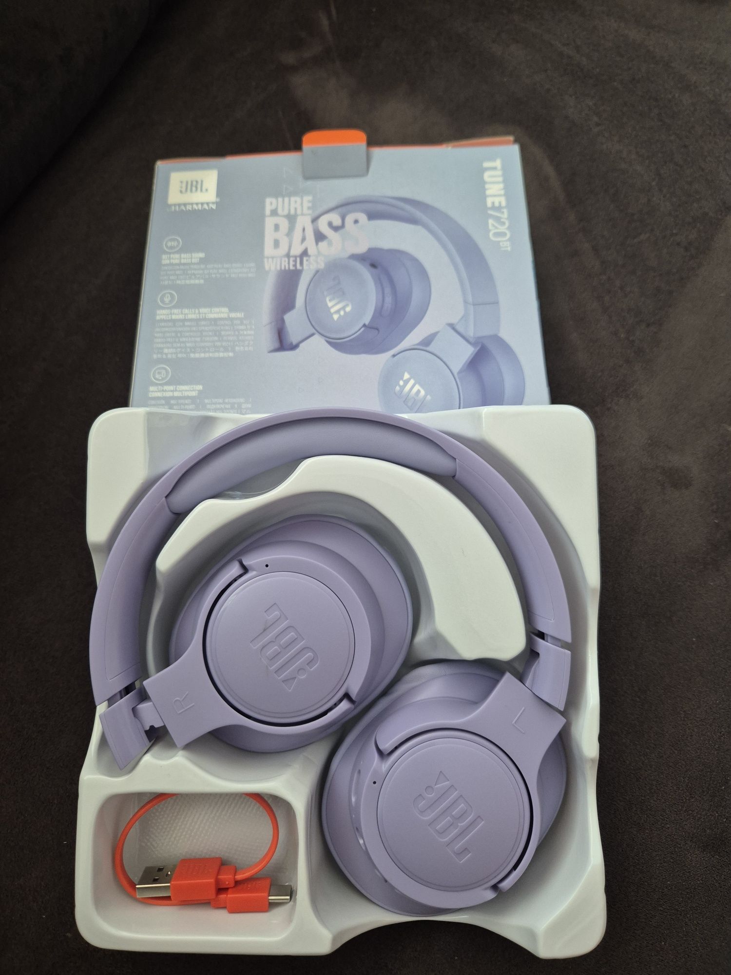 JBL Bluetooth слушалки