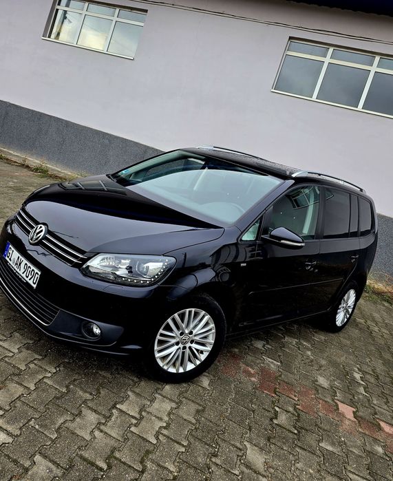 Vw Touran model Cup 2L Diesel 140 7 locuri Automată Dsg An 2015 Euro5