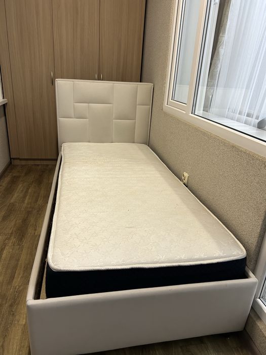 Продаю односпальную кровать