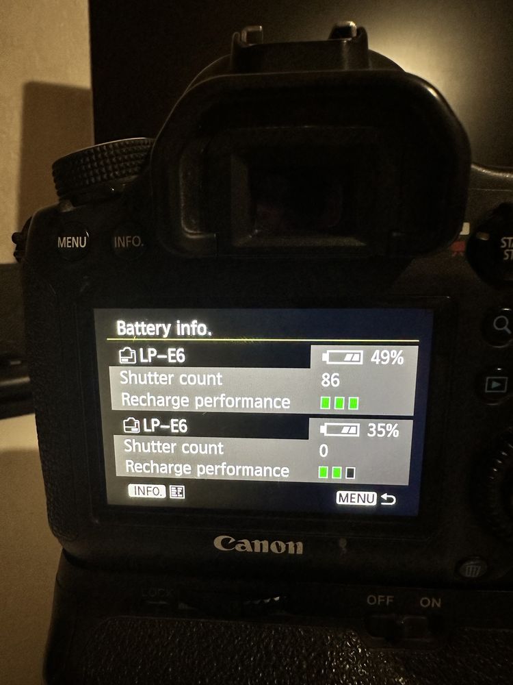 Canon 6d+грип, 2 батерии и светкавица