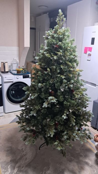 Продам  новогднию Елку