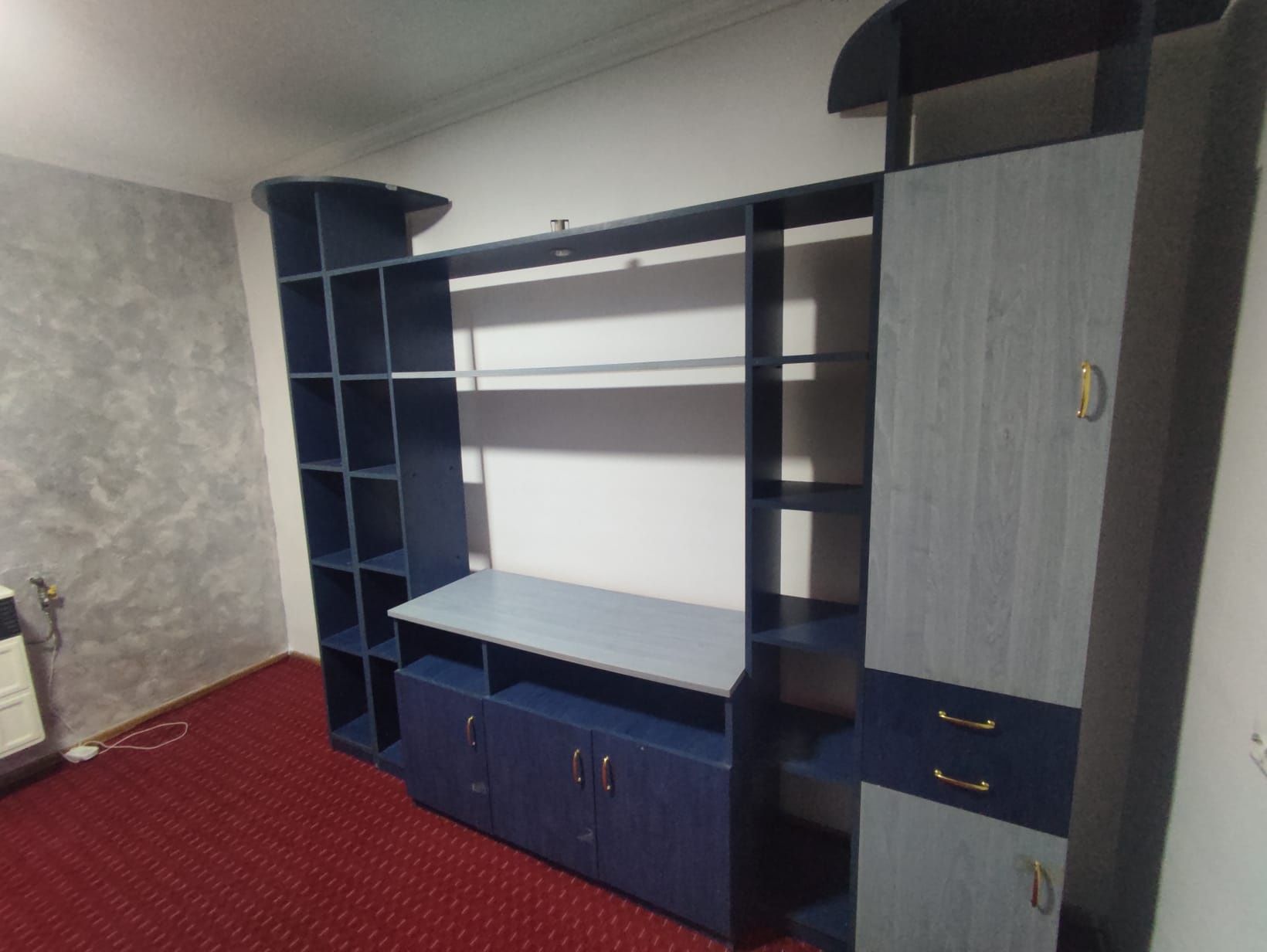 Inchiriez garsoniera în cartier Poșta la curte cu intrare separata