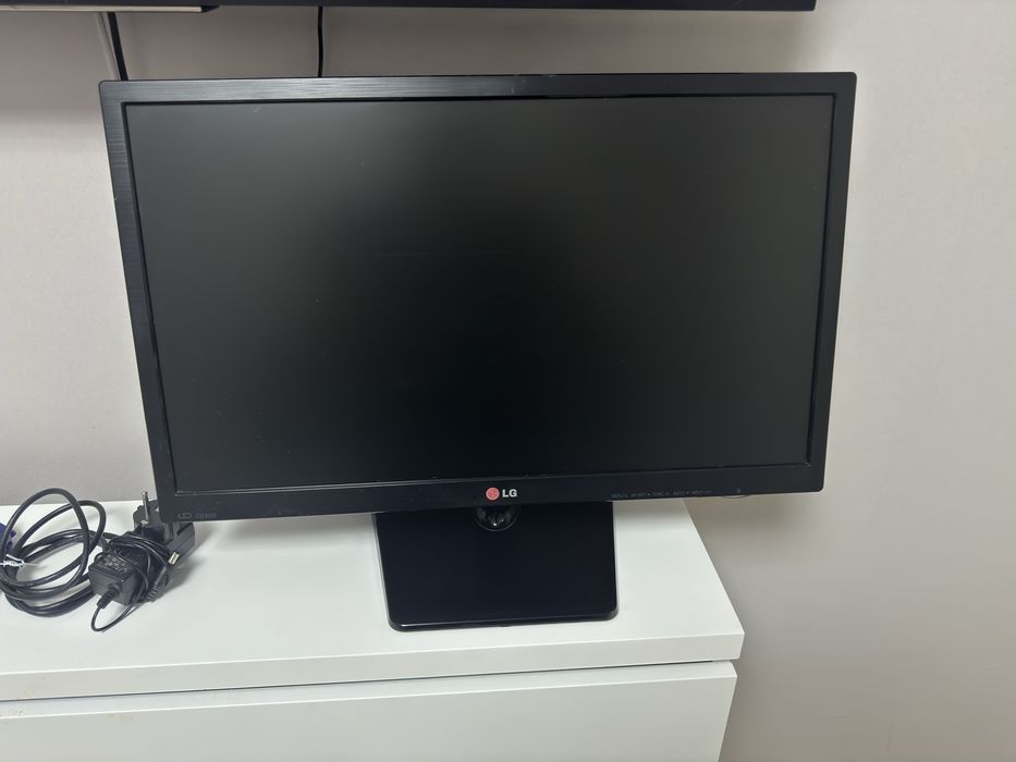Монитор LG 23 дюйма Full HD