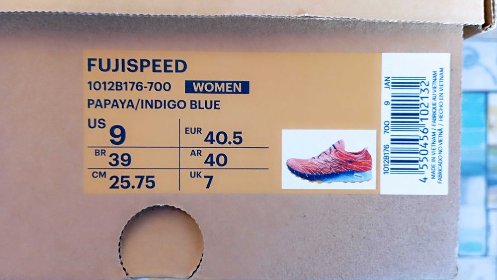 Дамски маратонки ASICS FUJISPEED