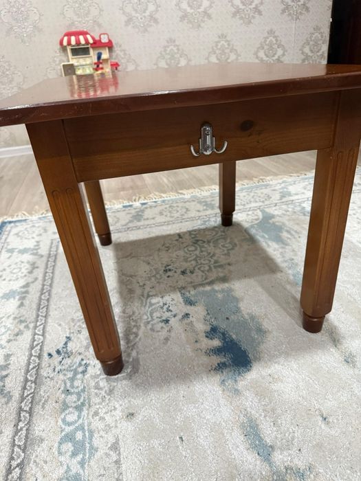 Продам стол со стульчиком из дерево!