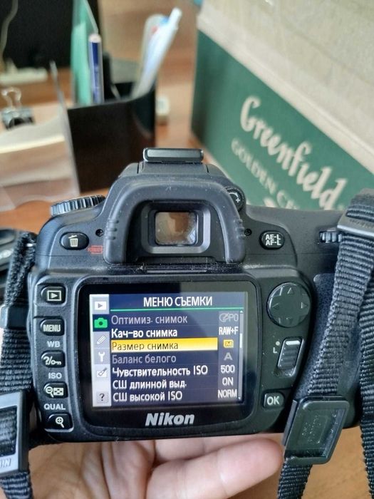 Продам цифровой фотоаппарат Nikon D80