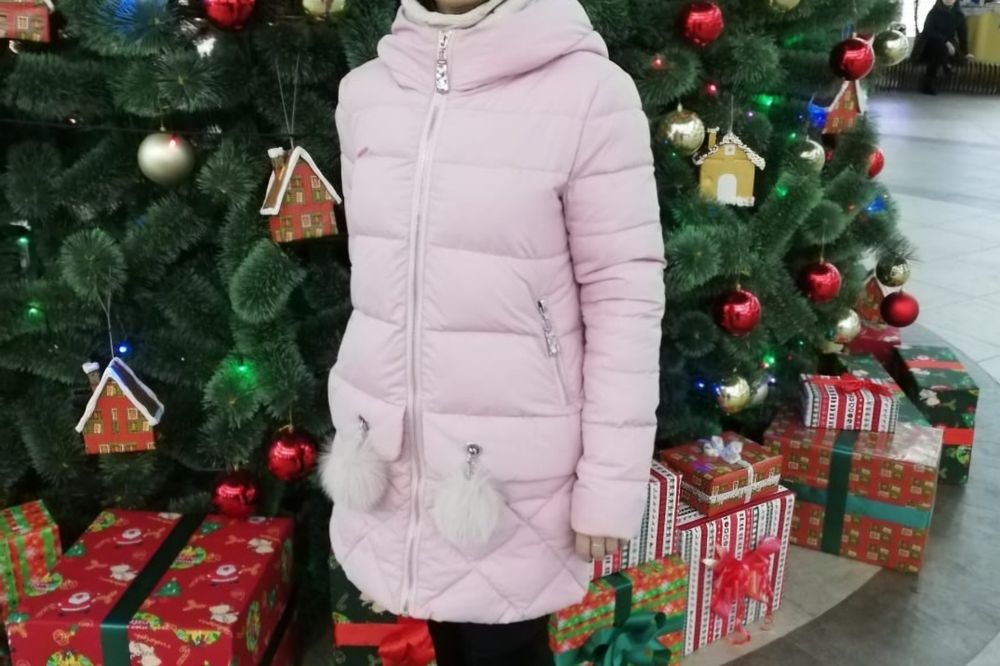 Продам пуховик в хорошем состоянии  42 размера