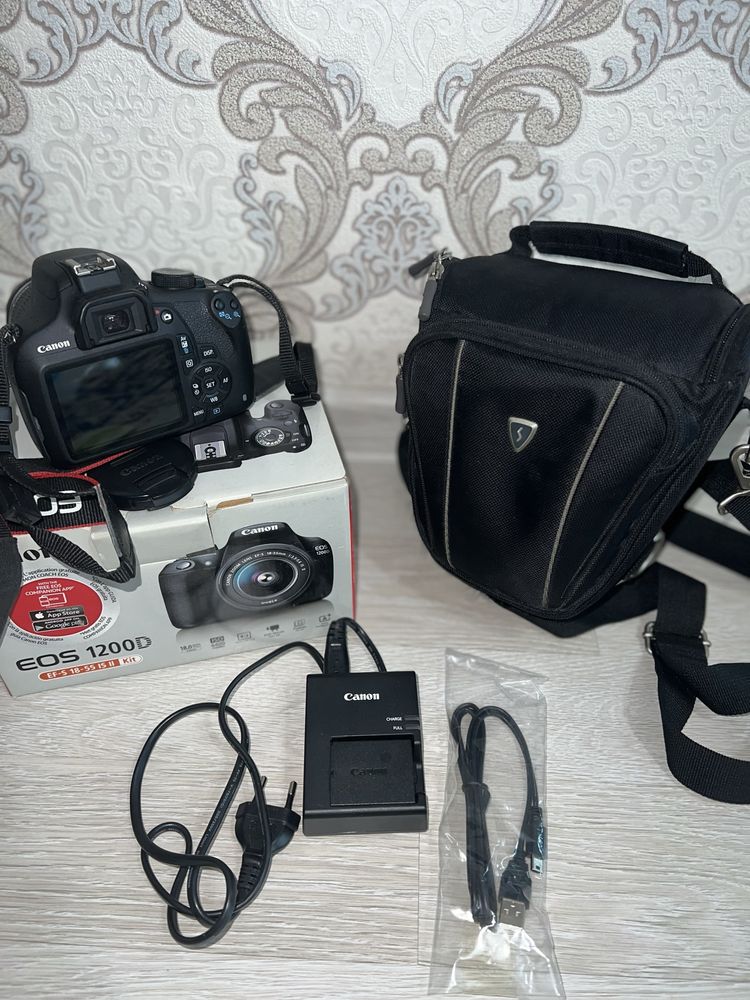 Продаю Фотоаппарат CANON EOS 1200D 18-55 IS II