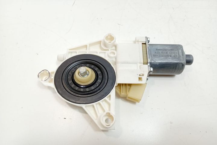 Motoras macara stanga fata A2048200142 Mercedes-Benz C-Class W204/S20