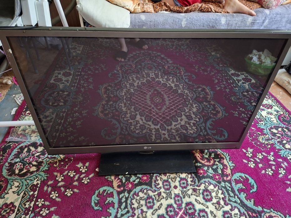Телевизор LG срочно продам