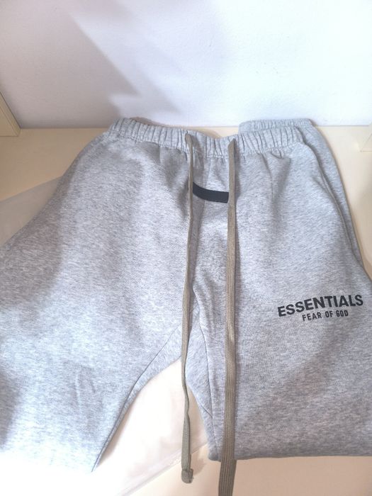 Pantaloni essentials Fear of God M Grey