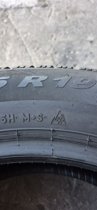 2 anvelope iarna Pirelli 235/55/19,dot 2024.Pretul este pe bucata