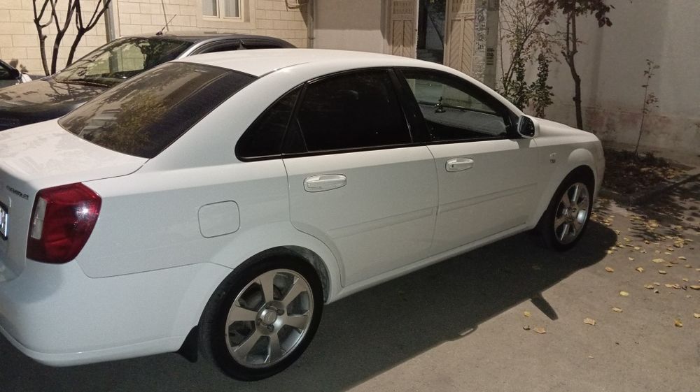 2013 yil 1.8 Lasetti sotiladi.