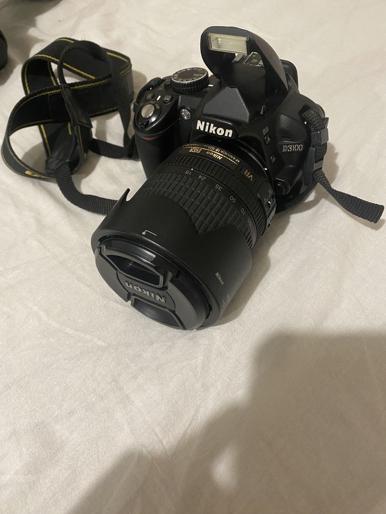 Nikon D3100 с обектив 18-105