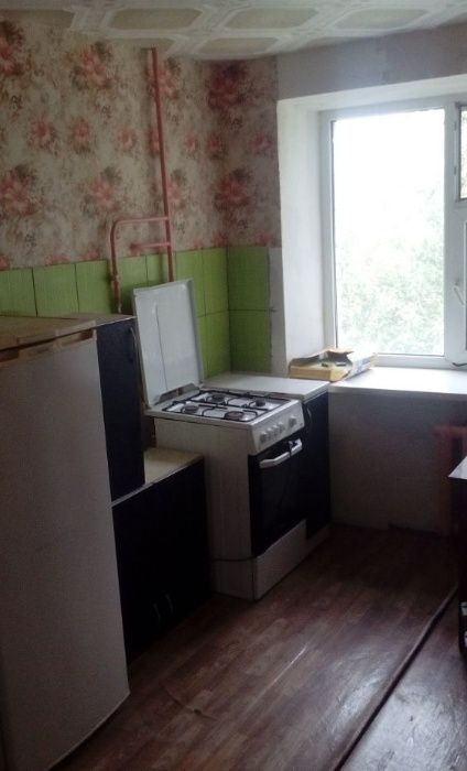 Хозяин. Сдaм 1 ккв просторная,большая стадион Химиков,26/16 школы