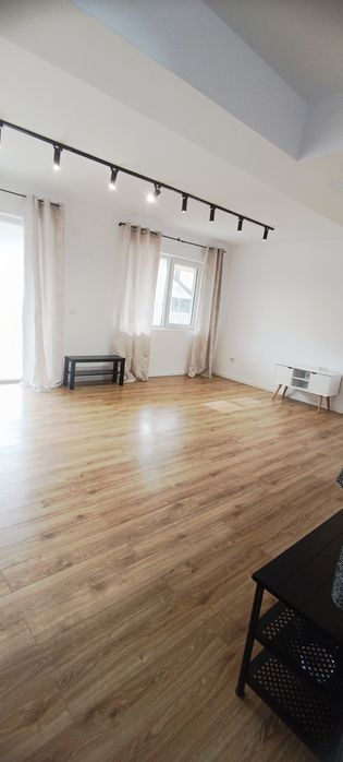 Particular închiriez Vilă Duplex Tunari / Curte +Parcare