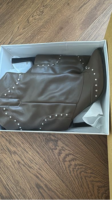 Шикарные казаки ботильоны в ковбойском стиле