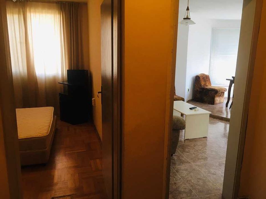 Дава се под наем Двустаен апартамент в Бургас, Възраждане - 55 кв.м за 178.5 € - Снимка #2