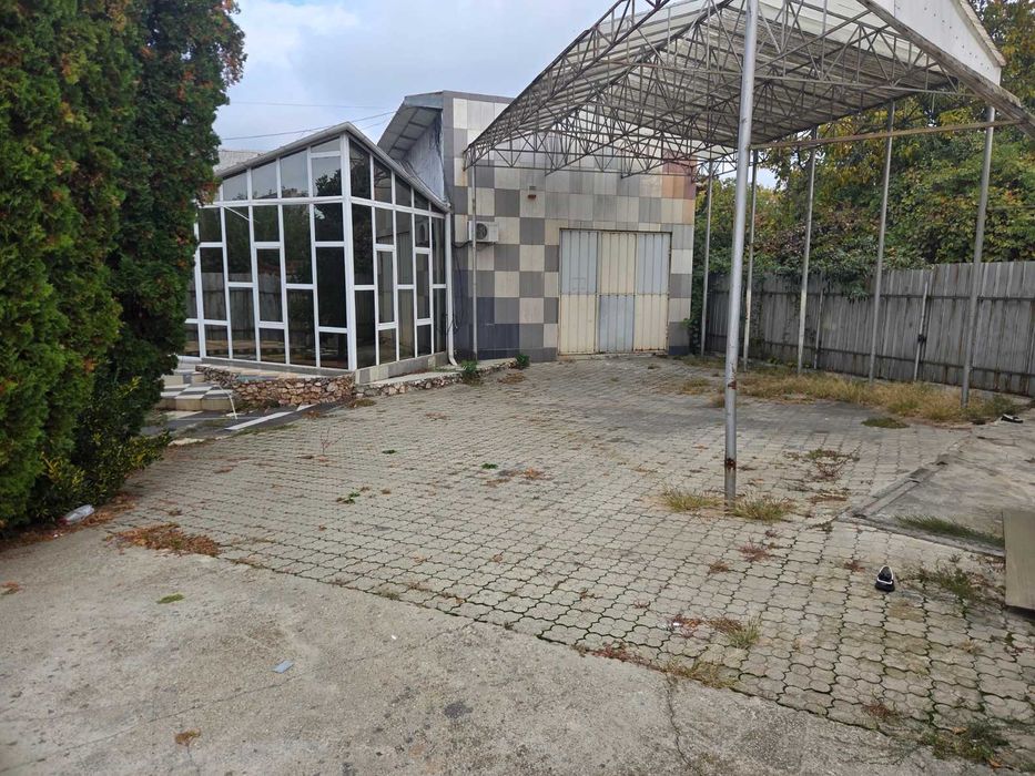 Cladire birouri si depozit + Casa de locuit