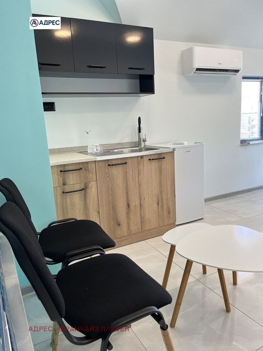 Дава се под наем Офис в Плевен, Идеален център - 20 кв.м за 179 € - Снимка #1