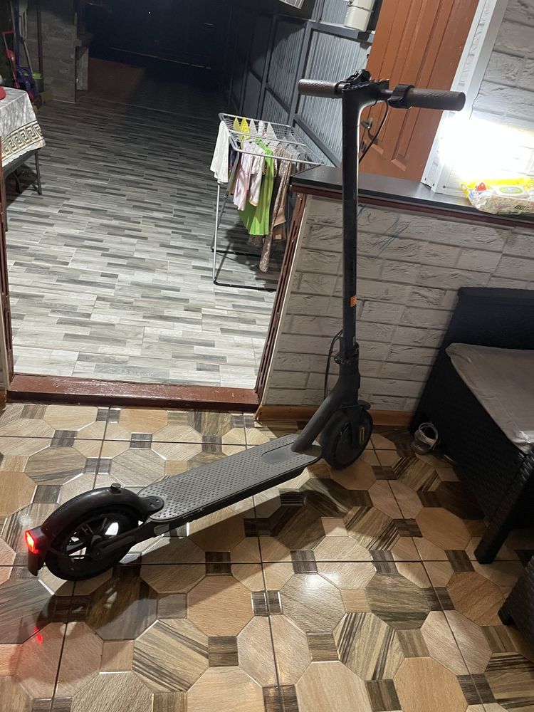 Vand trotineta electrica xiaomi 1s prinde 25