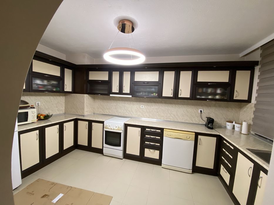 Използвана, но добре запазена кухня