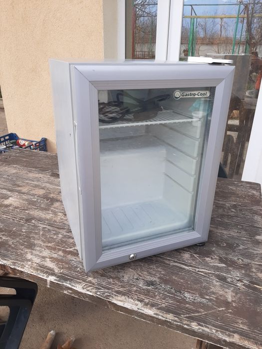 Мини хладилна витрина, мини бар