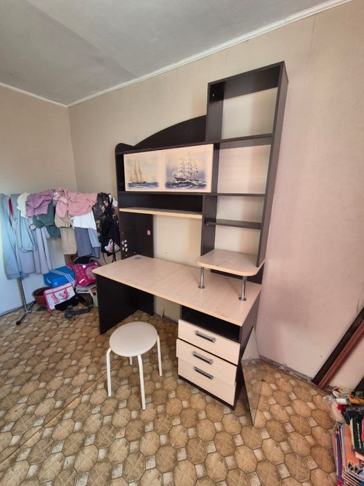 Стол письменный в хорошем состоянии