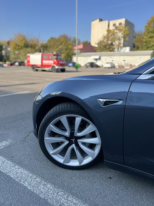 Tesla Model 3 Dual Motor –  AWD | 90..658 km | Battery Health 92%