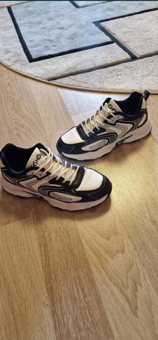 ‼️Adidaşi Alb/Negru Ca Noii Mărimea 42‼️