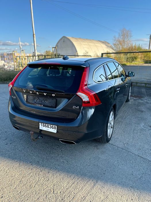 Volvo V60 2014 181cp