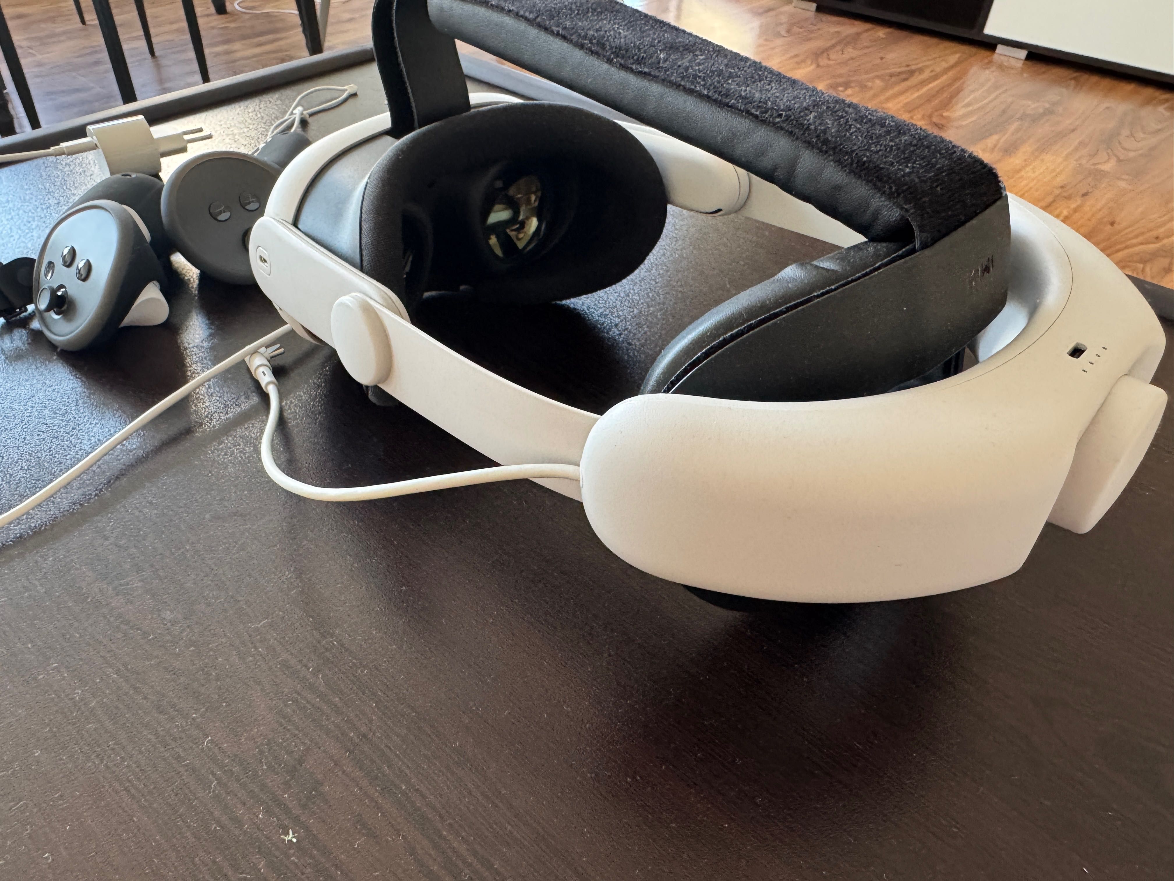 Meta Quest 3 + Kiwi Battery Head Strap