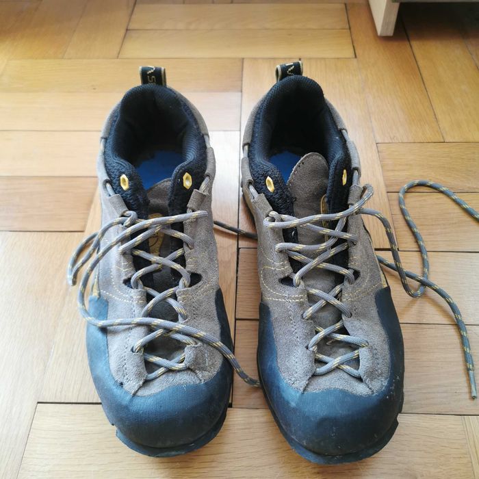La sportiva N43,5 - туристически обувки