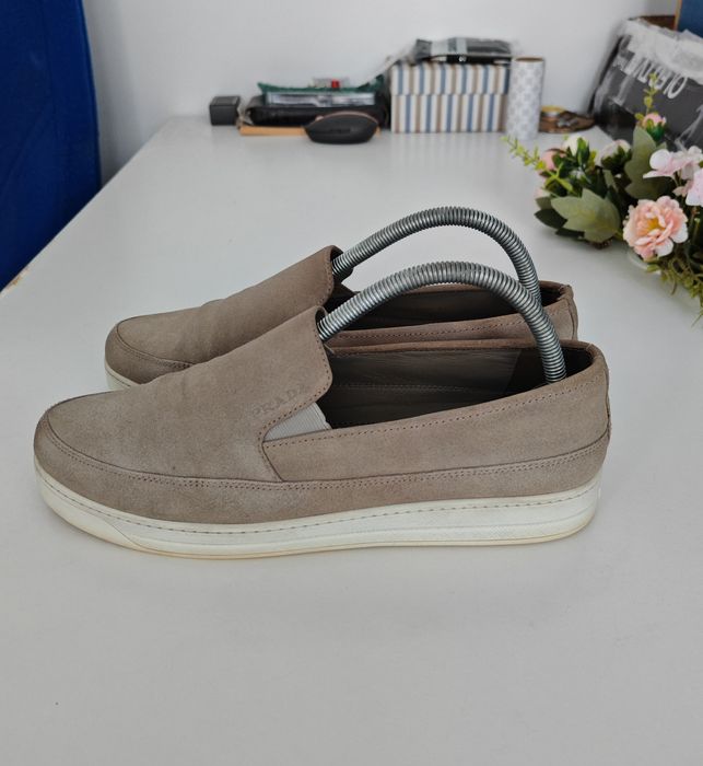 Vând loafers Prada suede 41