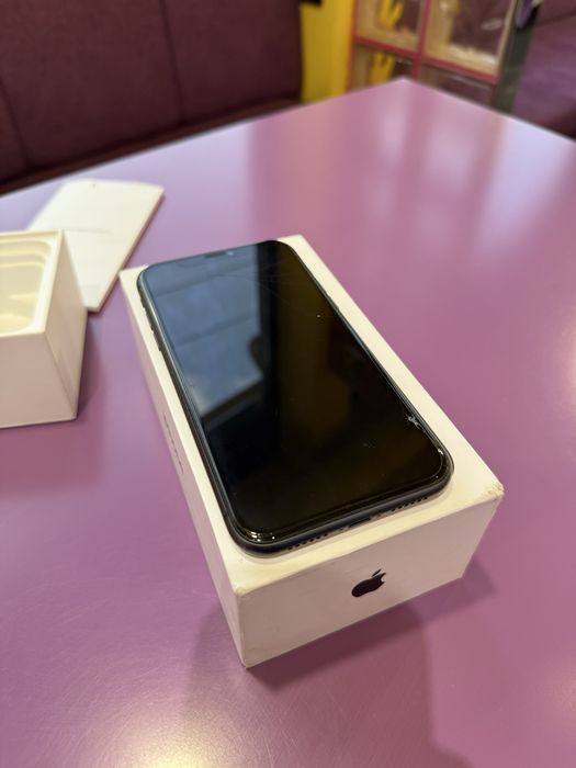 iPhone 11 б/у с коробкой