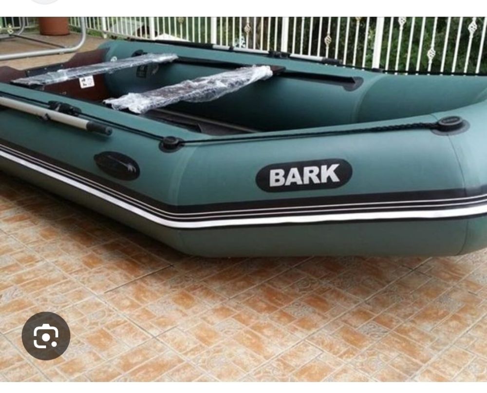 Barca gonflabila cu motor electric ca noua