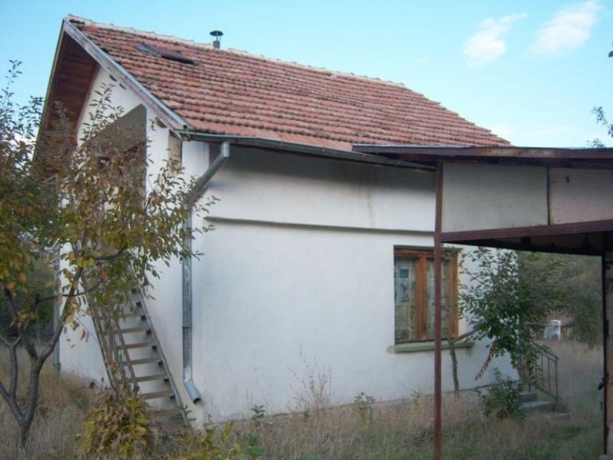Продава се Къща в с. Поцърненци, Област Перник - 90 кв.м за 504 €/кв.м - Снимка #1